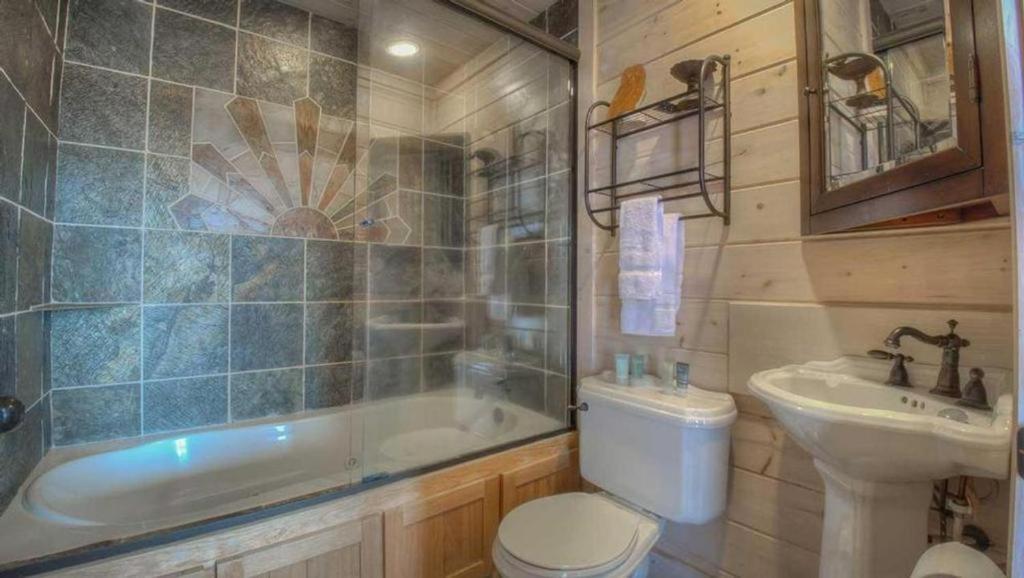 Champagne Chalet - Cuddleup Villa Morganton Екстериор снимка